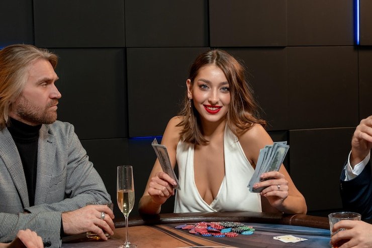 idrslot88 poker table interface on mobile phone